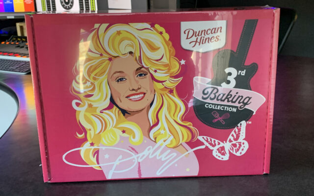 Dolly Parton Baking Kit…
