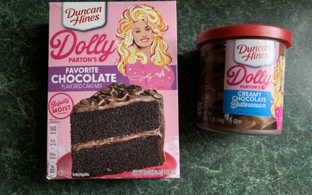 Dolly’s Favorite Chocolate Cake Mix…err, CUPCAKES!